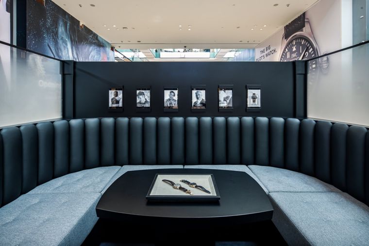 Luxury retail lounge